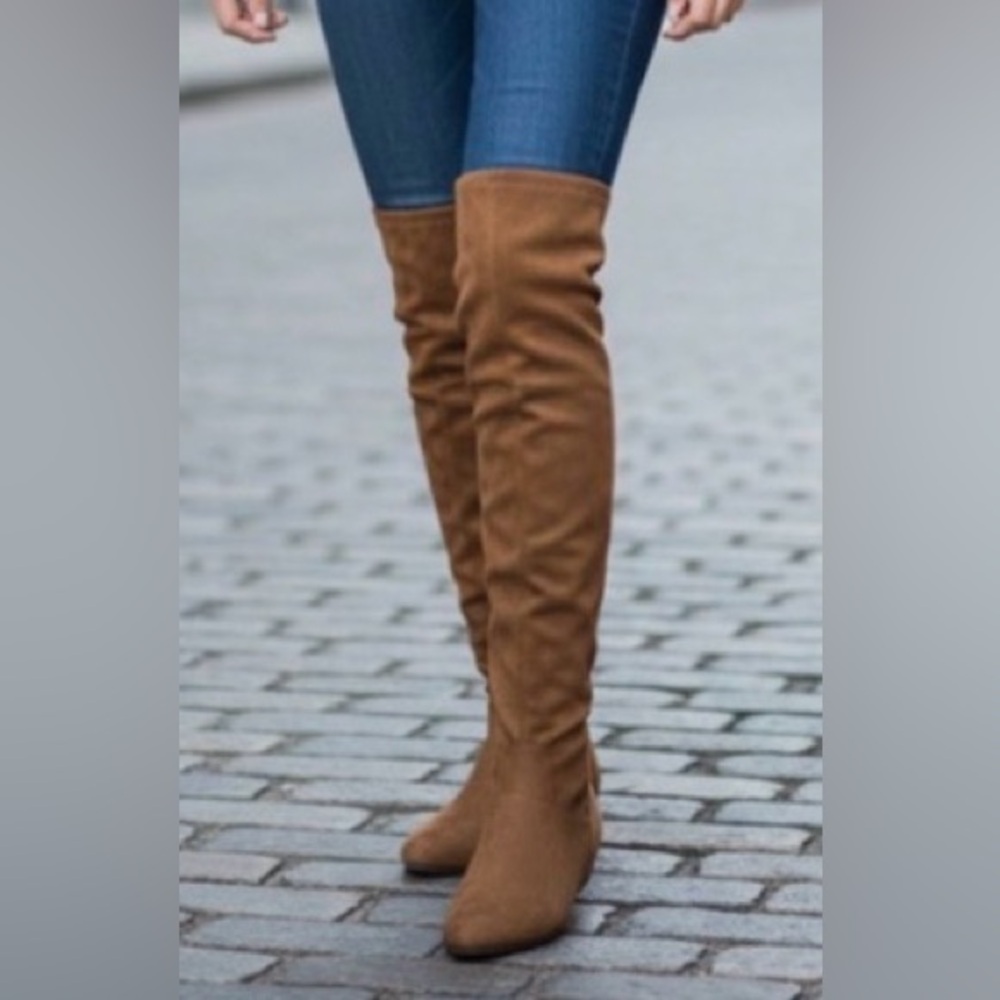 NWB!! Shoe Dazzle Over the Knee Boots in Camel Faux Suede Size 7.5